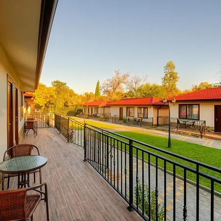 комплекс колонада 3*